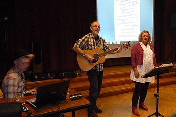 Sing along with Steve, Jani and Paddy