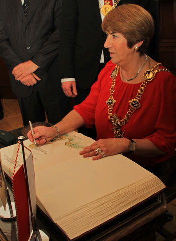 Lord Mayor Lynne Stagg