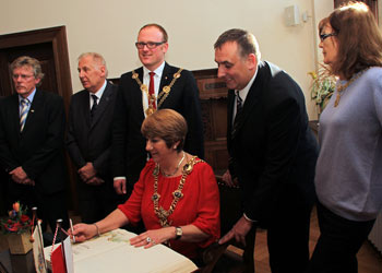 v.l.n.r: Robert Tonks, Jrgen Hordt, OB Sren Link, Lord Mayor Lynne Stagg, Councillor David Fuller, Lady Mayoress Anne Taulbut