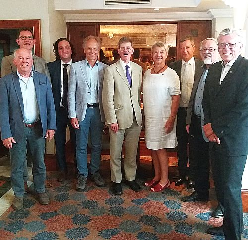 Treffen mit dem britischen Generalkonsul im Düsseldorfer Generalkonsulat.